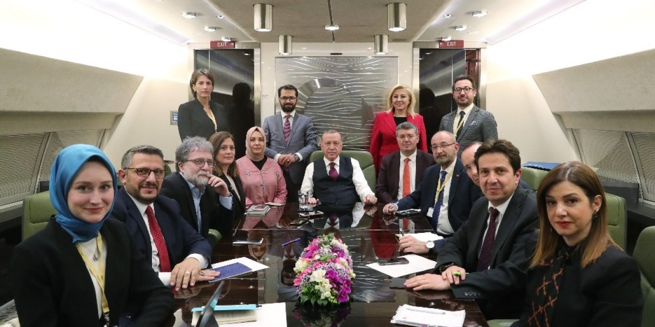 Cumhurbaşkanı Erdoğan: "Yunanistan önce uluslararası hukuku bilmiyor. Bu konularda Sayın Miçotakis maalesef çok geri kalmış bir konumda. Kendisinin önce uluslararası hukuku öğrenmesi lazım. İnsan Hakları Evrensel Beyann