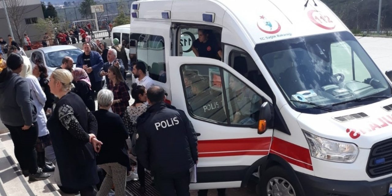 Öğrenciler doğum günü kutlamasında zehirlendi