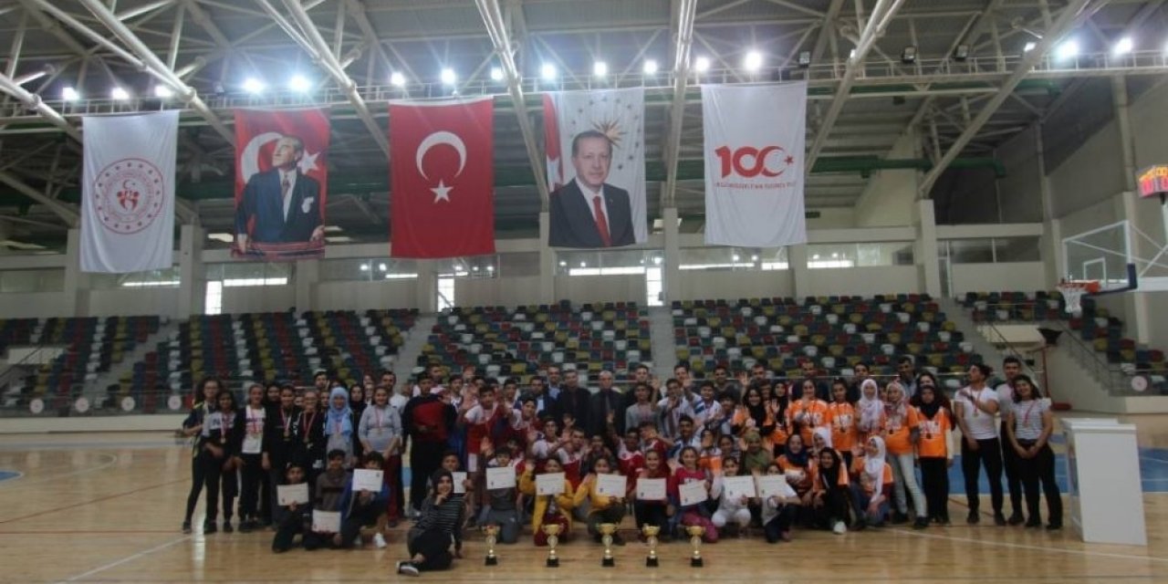 Okullararası basketbol turnuvası sona erdi