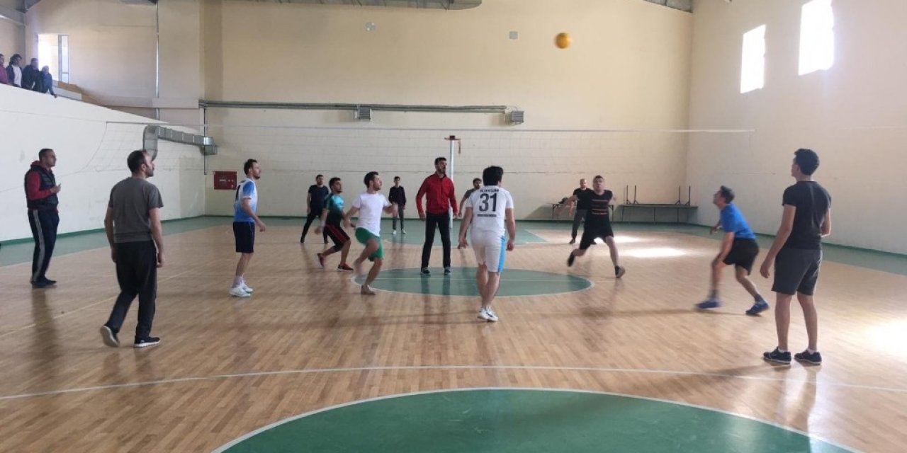 Musabeyli’de öğretmenler arası voleybol turnuvası