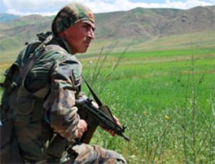 Siirtli askerden PKK'ya kurşun gibi sözler