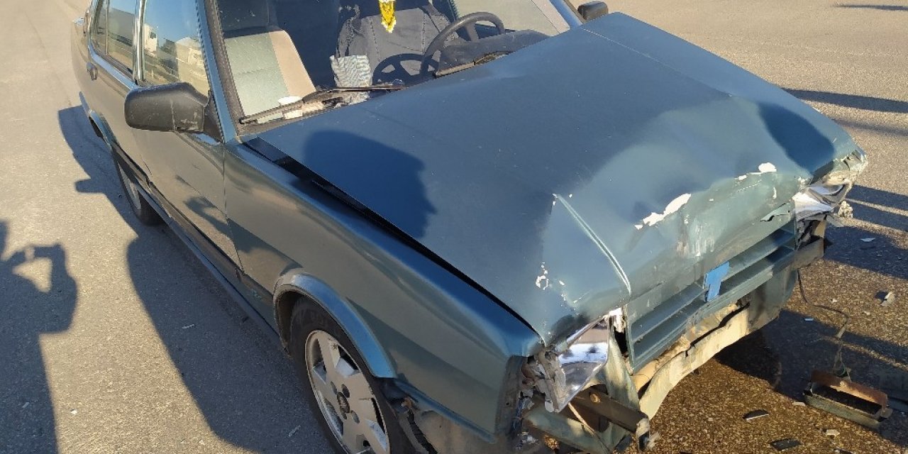 Aksaray’da 2 otomobil çarpıştı: 1 yaralı