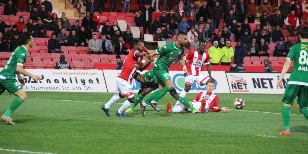 TFF 1. Lig: EH.Balıkesirspor: 0 -Bursaspor: 2 (İlk yarı sonucu)