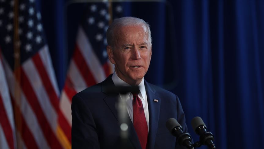 Biden, Sanders'la arayı açıyor