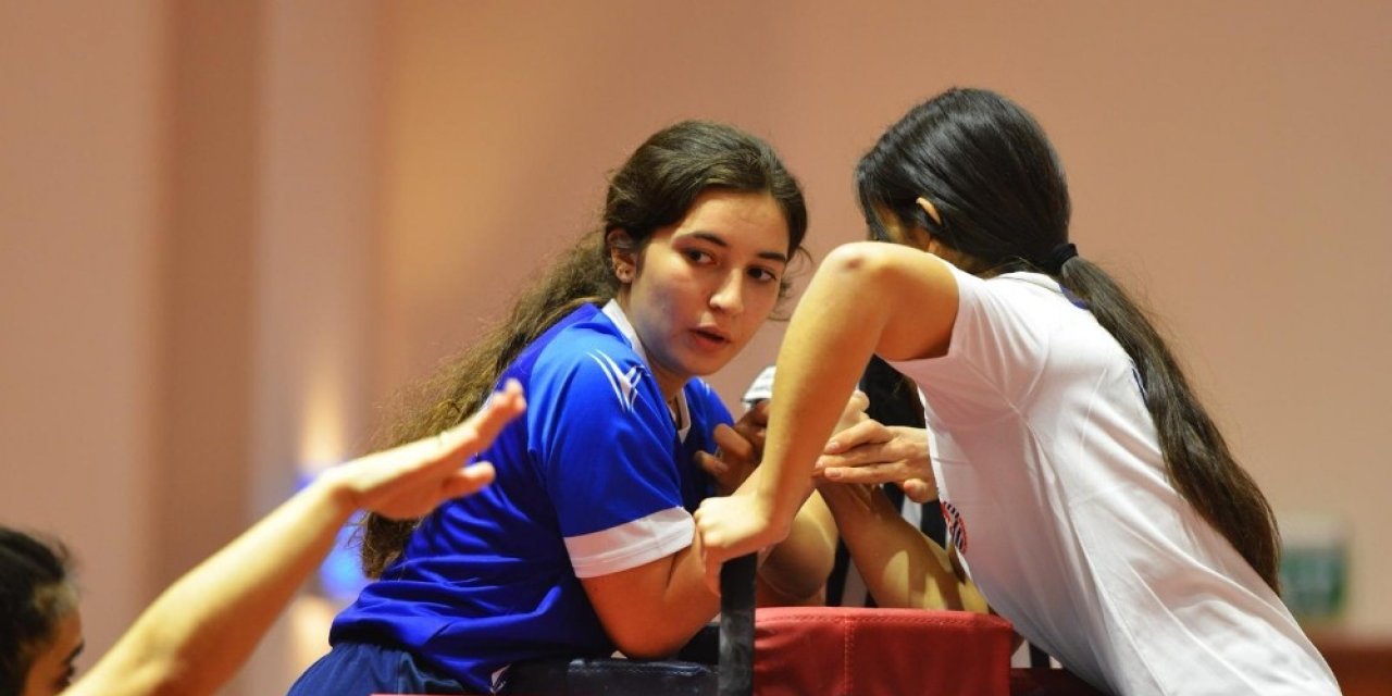 PAÜ’lü sporcular şampiyonalardaki başarıları ile gururlandırdı