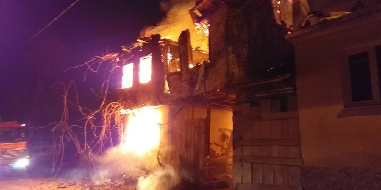 Geceyi alevler aydınlattı