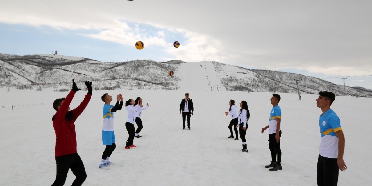 Tunceli, Kar Voleybolu Dünya Kupası’nda Türkiye’yi temsil edecek