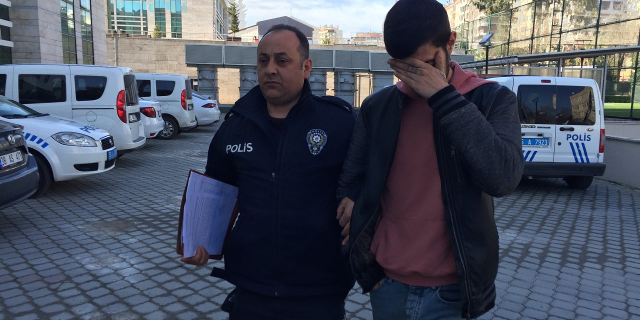 Sosyal medyada tartıştığı kişiyi bıçakla yaraladı