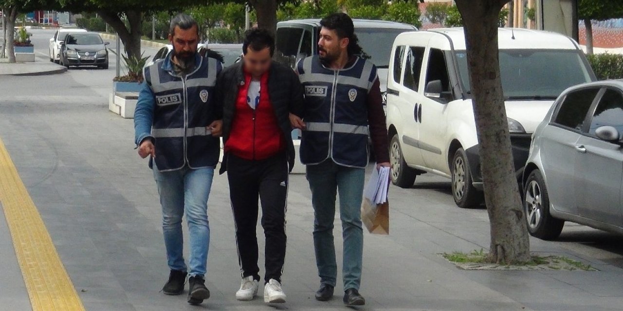 Daha önce hırsızlık yaptığı eve özür dileme bahanesiyle gelen şüpheli yakalandı