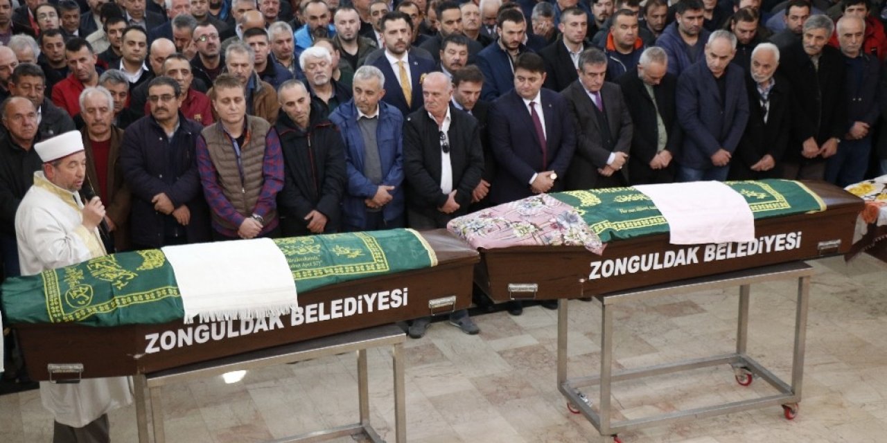 Mumdan çıkan yangında ölen yaşlı çift son yolculuğuna uğurlandı