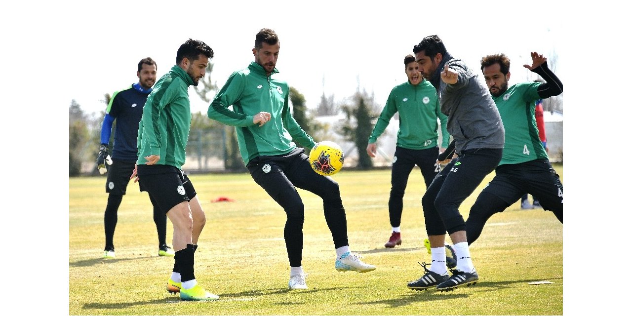 Konyaspor, Fenerbahçe hazırlıklarını sürdürüyor