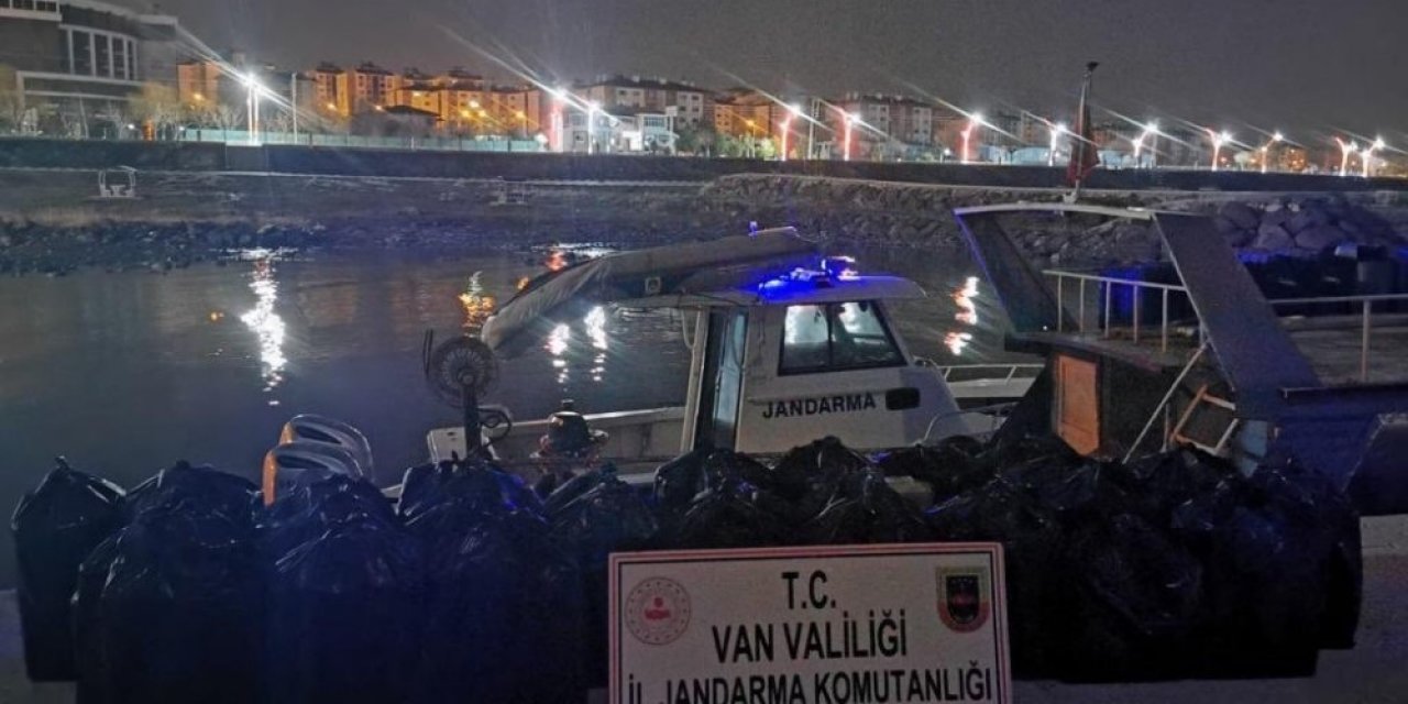 Van Gölü’nde kaçak sigara operasyonu