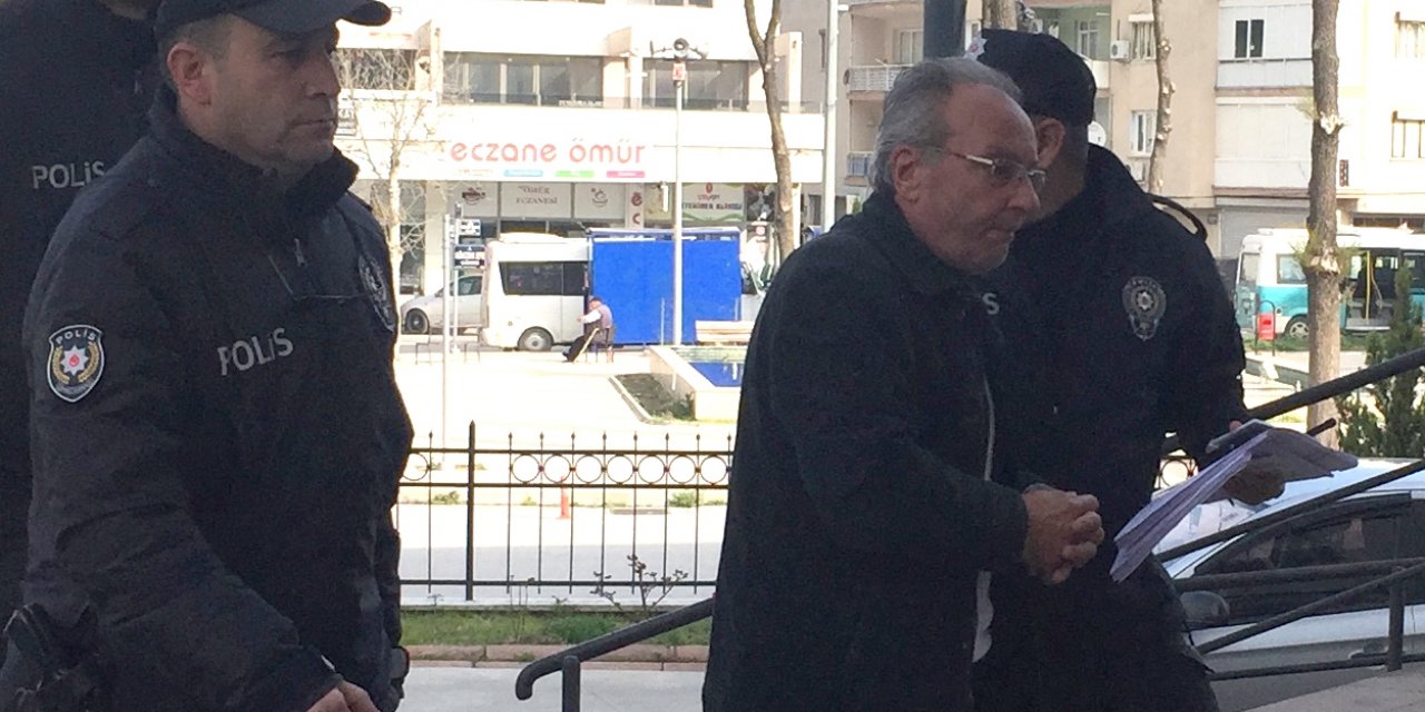 İzmir'de eski eşi tarafından öldürülen kadın defnedildi