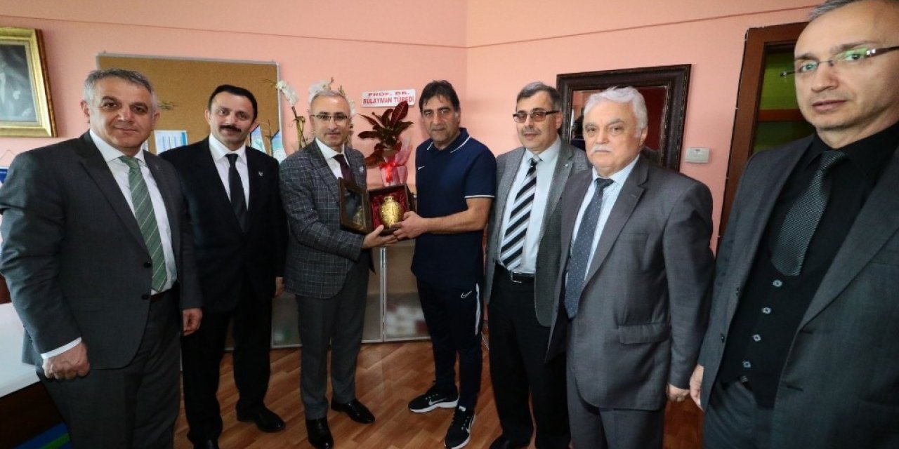 Rize Valisi Çeber’den Ünal Karaman’a hayırlı olsun ziyareti