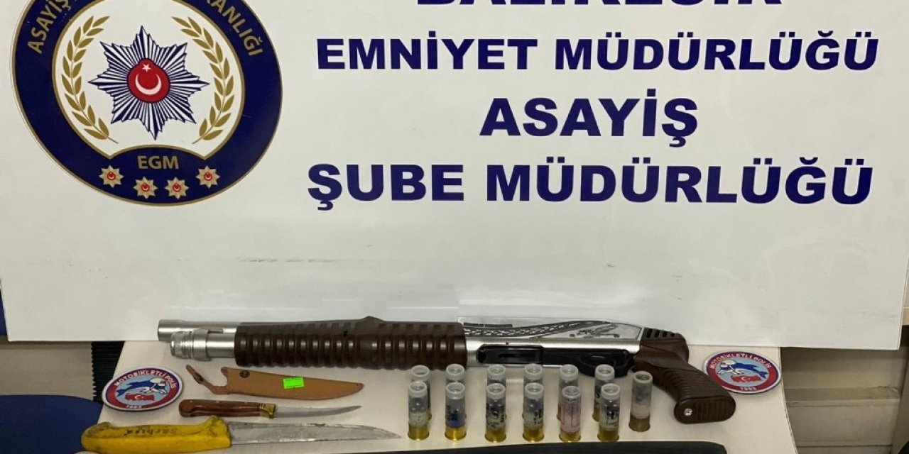 Balıkesir’de polis 9 silah yakaladı