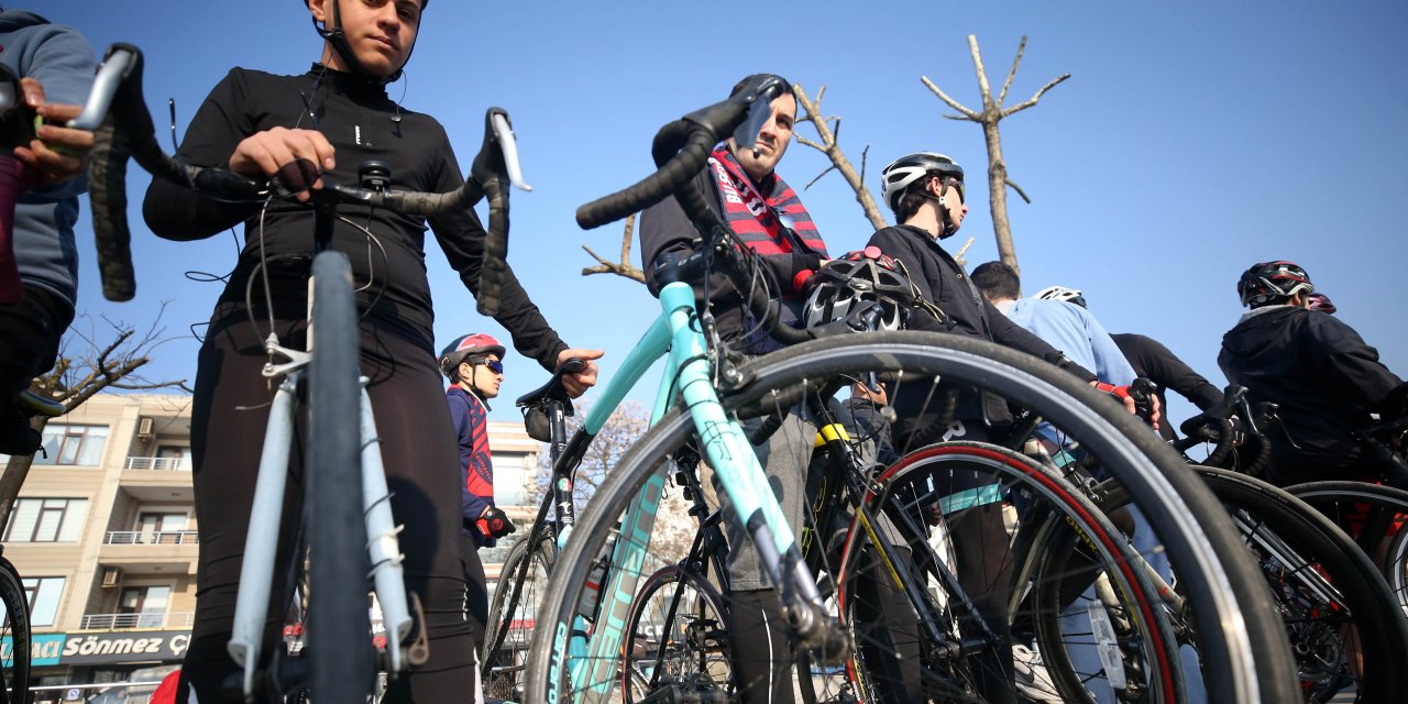 Düzceli bisikletçiler şehitler anısına 515 kilometre pedal çevirecek