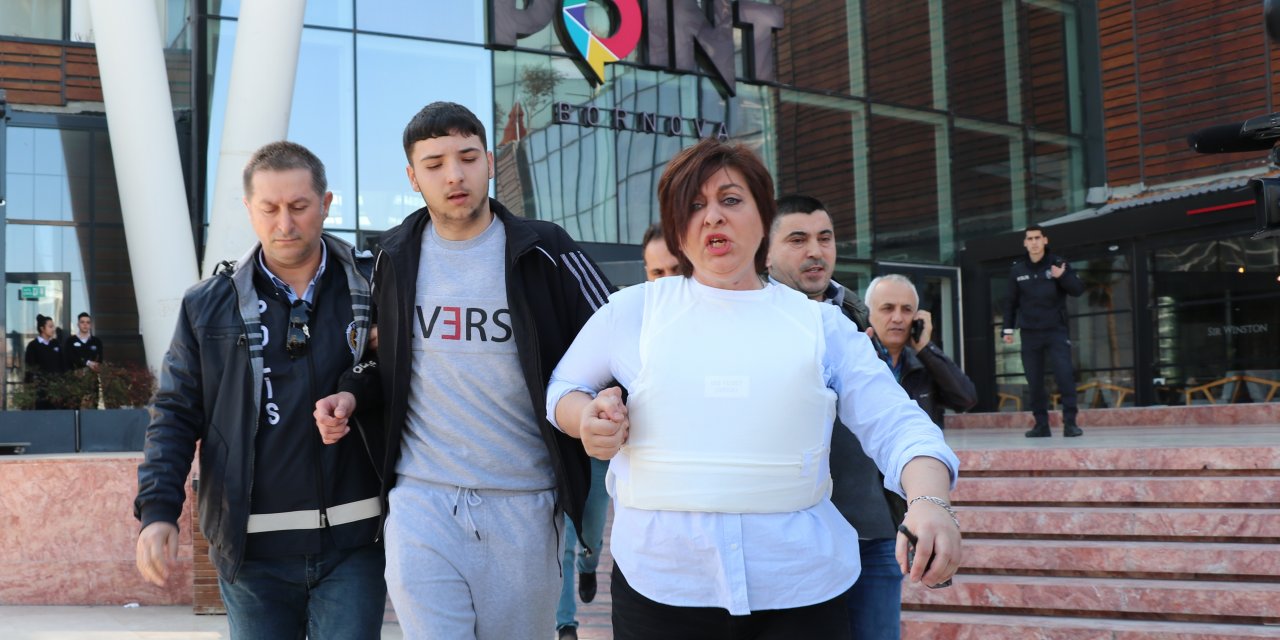 İzmir'de pompalı tüfekle bir alışveriş merkezine giren zanlı gözaltına alındı