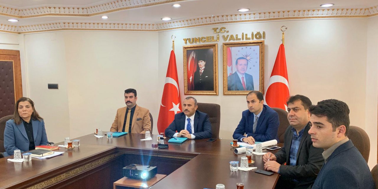 Tunceli'de yeni tip koronavirüs tedbirlerine ilişkin toplantı yapıldı
