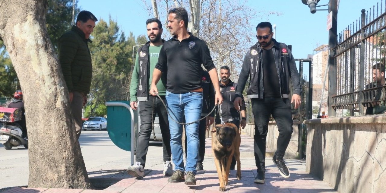 Manisa’da okul önlerinde narkotik denetimi