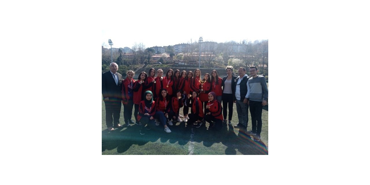 Gençler Hokey Şampiyonu Fener Anadolu Lisesi