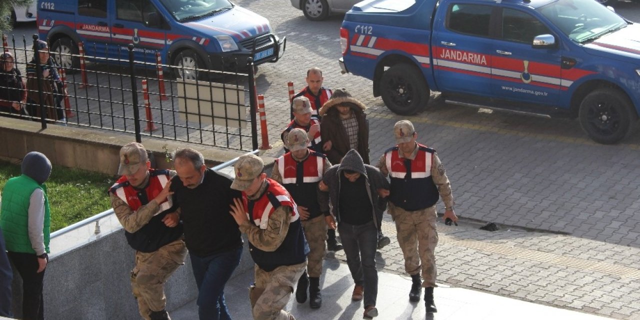Kasa hırsızları jandarmaya yakalandı