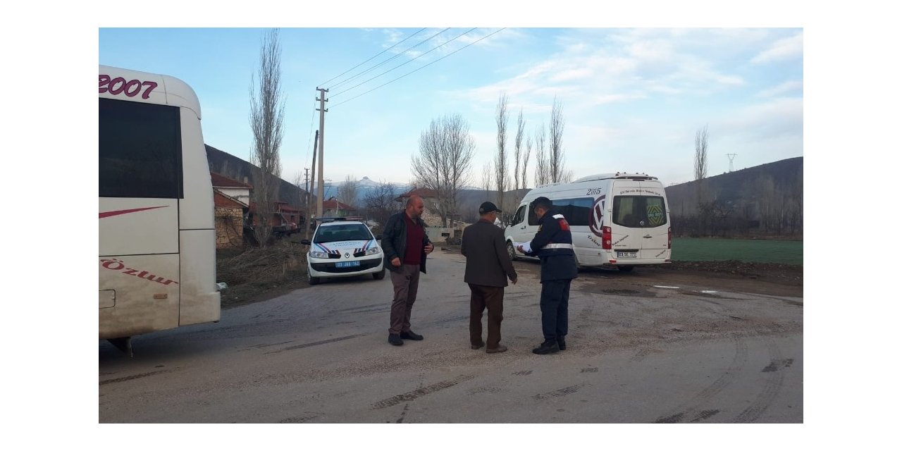 Şuhut’ta jandarma ekipleri okul servislerini denetledi