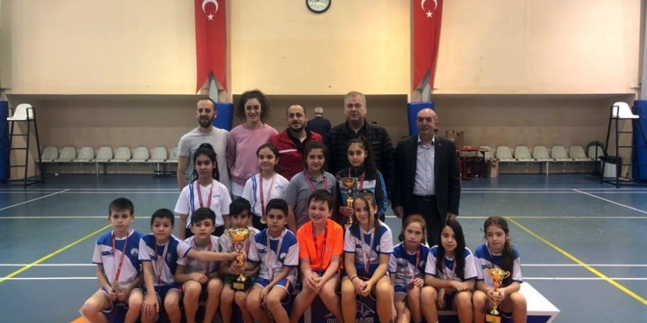 Badminton Akademi hız kesmiyor