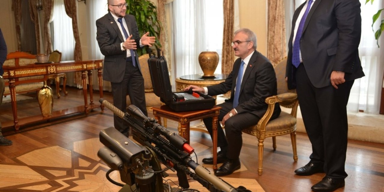 Alperen Gözcü, düşmanı uzaktan kumandayla vuracak