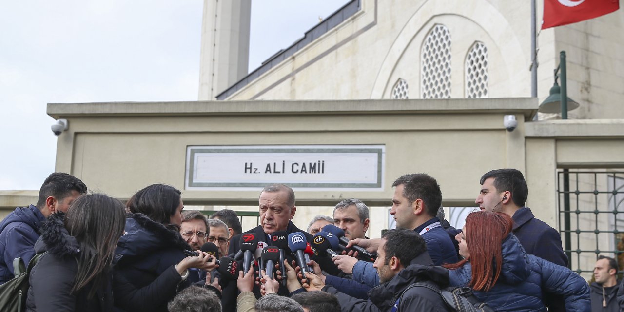 Cumhurbaşkanı Erdoğan, cuma namazını Hz. Ali Camisi'nde kıldı