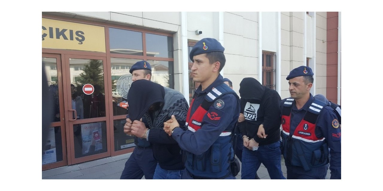 Suç örgütüne darbe: 5 tutuklama