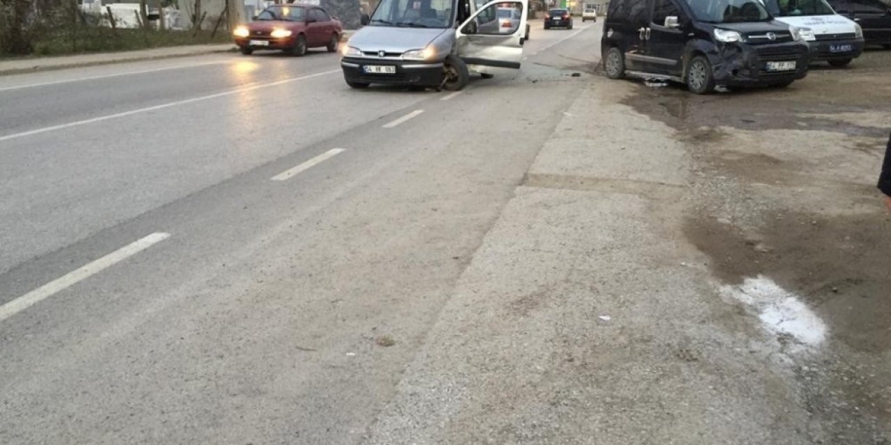 Kaynarca’da iki araç çarpıştı: 1 yaralı
