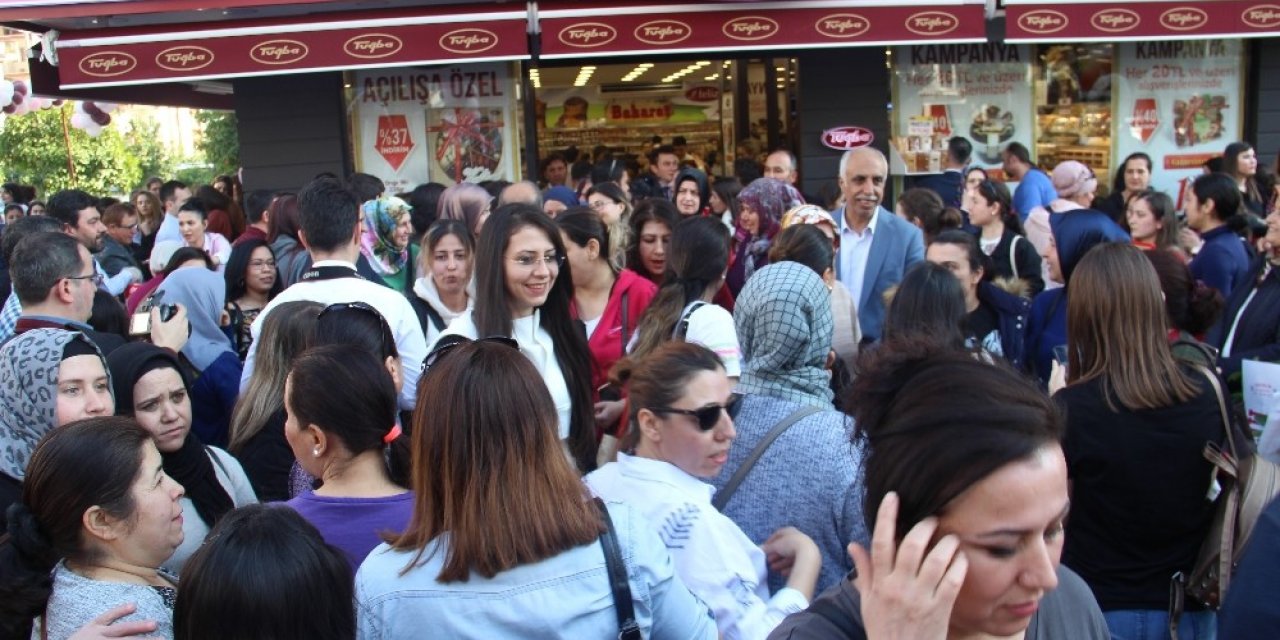 Aydın’da miting gibi açılış