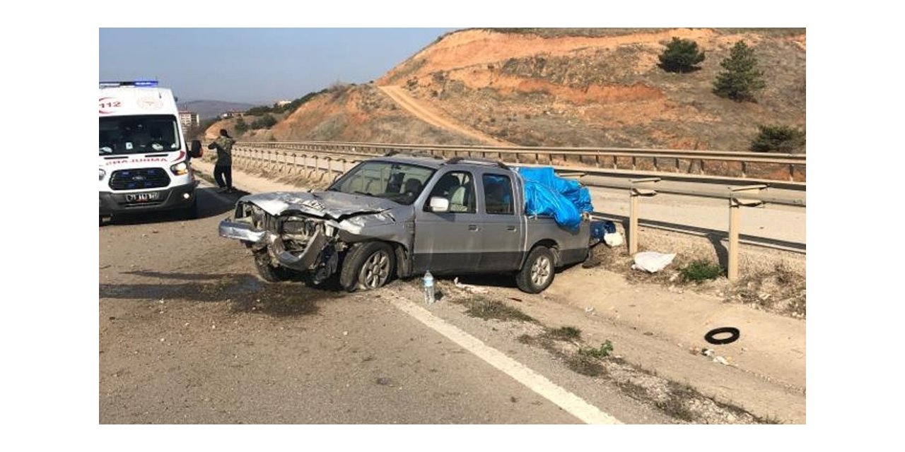 Kamyonet bariyerlere çarptı: 1 yaralı