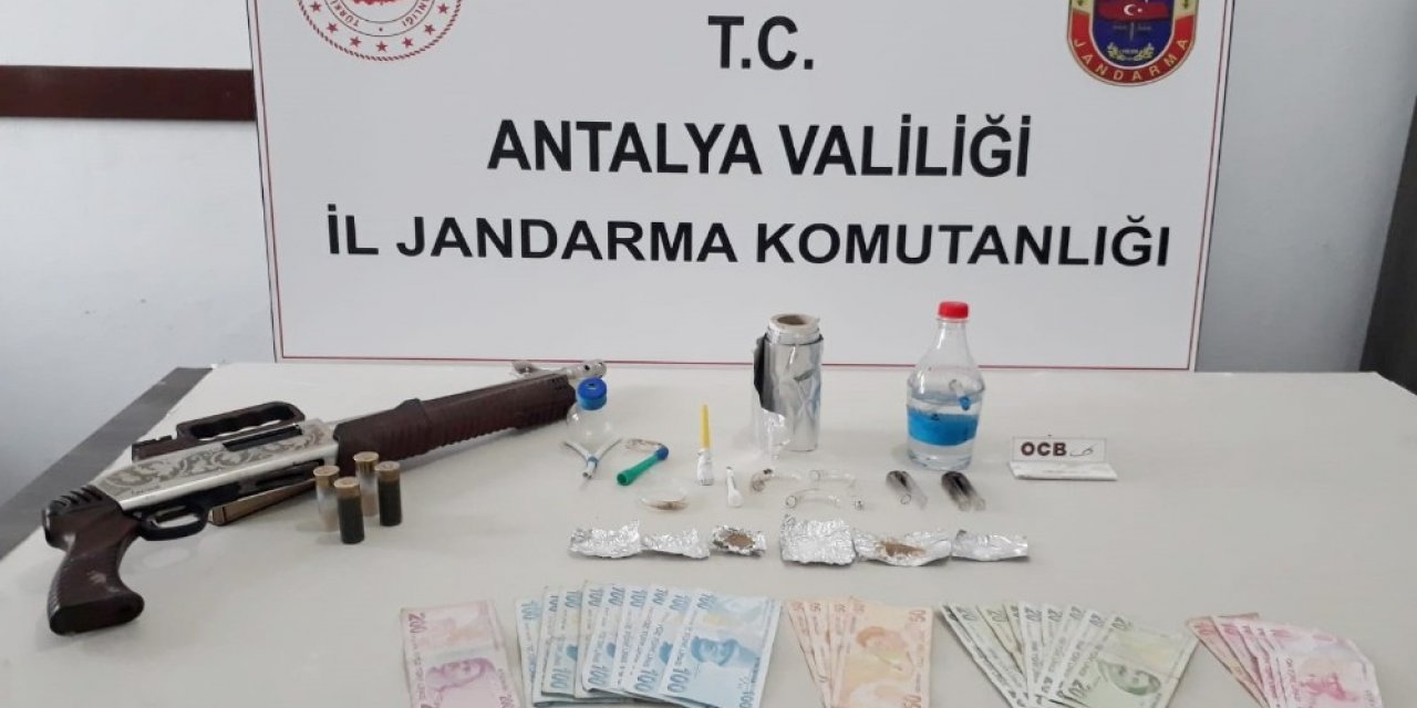 Kaş’ta uyuşturucu operasyonu: 2 gözaltı