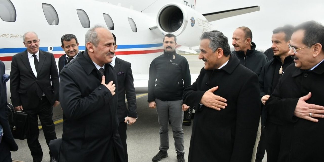 Bakan Turhan’a ‘kalp’ten karşılama