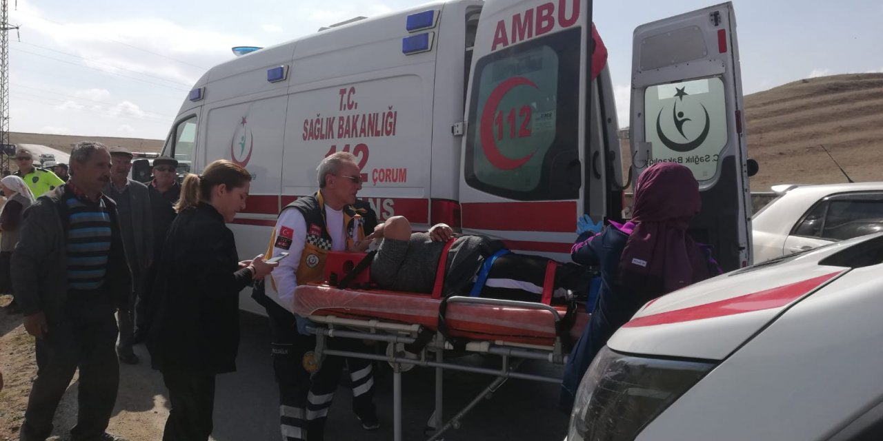 Çorum'da otomobilin devrilmesi sonucu bir kişi öldü, bir kişi yaralandı