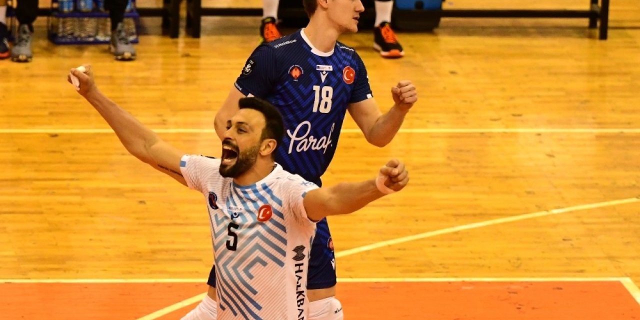 Voleybol Efeler Ligi: Tokat Bld. Plevne: 0 - Halkbank Ankara: 3