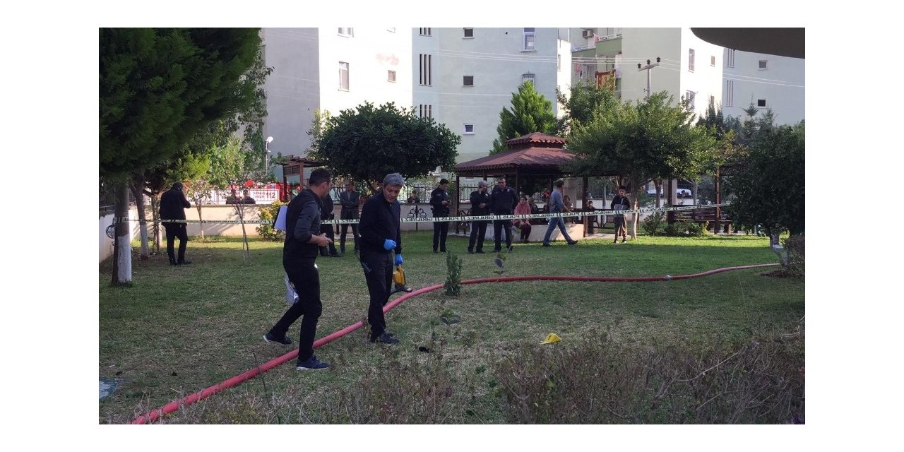 Apartmandaki yangından korkan kadın 8. kattan aşağı düştü