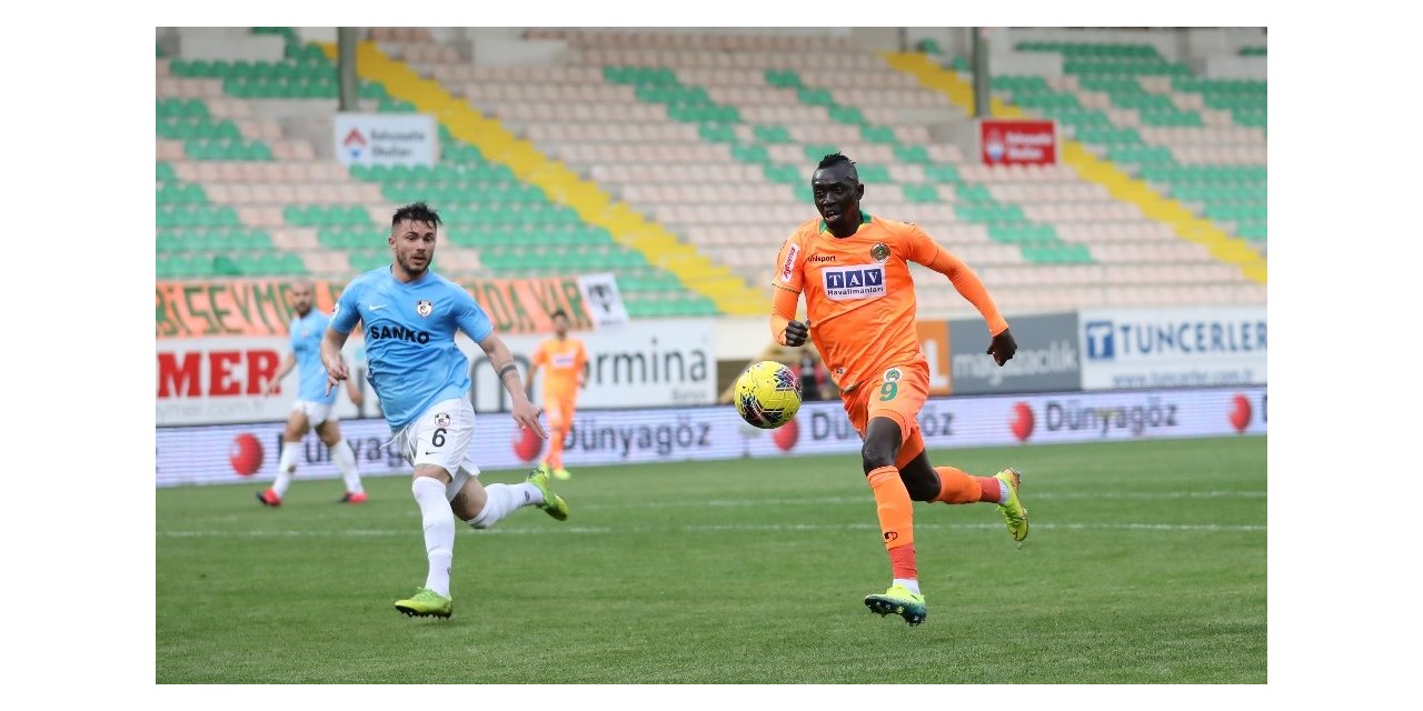 Süper Lig: Alanyaspor: 1 - Gaziantep FK: 0 (ilk yarı)