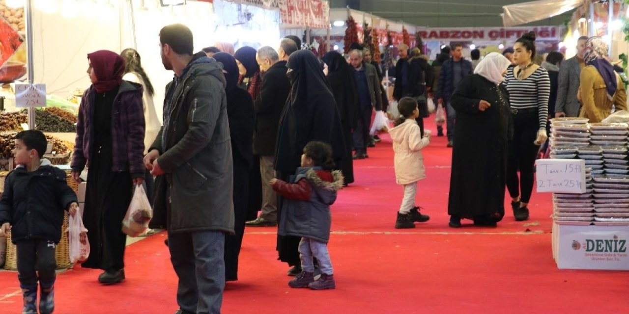 Van’da ’3. Yöresel Ürünler ve Hediyelik Eşya Fuarı’ devam ediyor