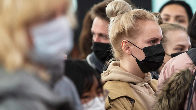 İspanya, koronavirüse karşı "karantinaya" alındı