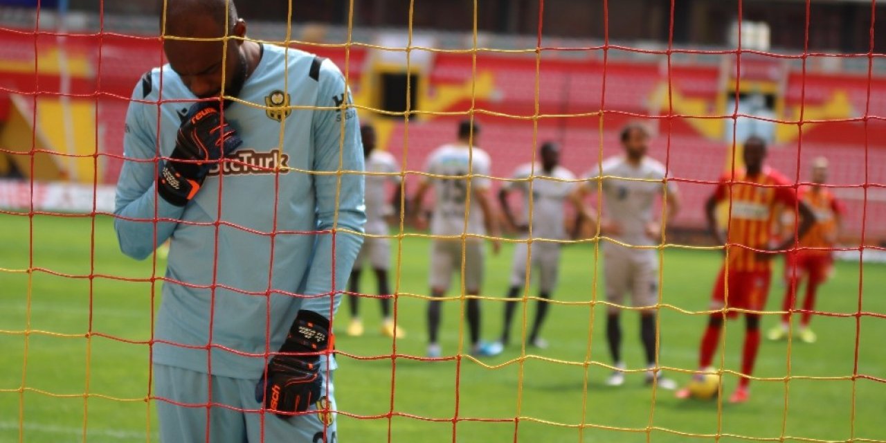 Süper Lig: Hes Kablo Kayserispor: 2 - Yeni Malatyaspor: 0 (İlk yarı)