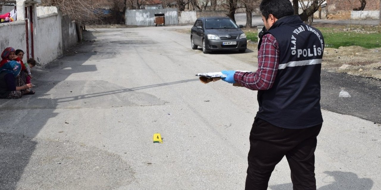 Komşuların kavgasında silahlar konuştu: 5 yaralı
