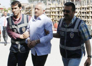 Trafikte tartıştığı genci öldürdü