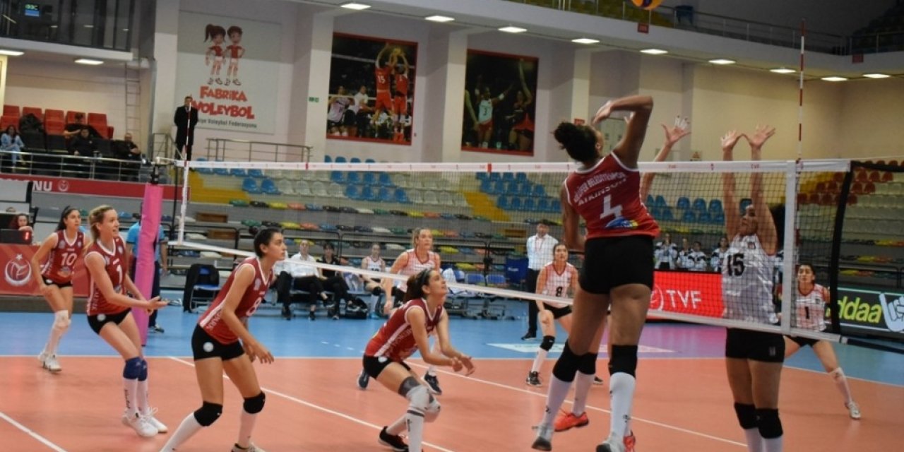 Nilüfer’in sultanları Beşiktaş’ı 3-0 yendi