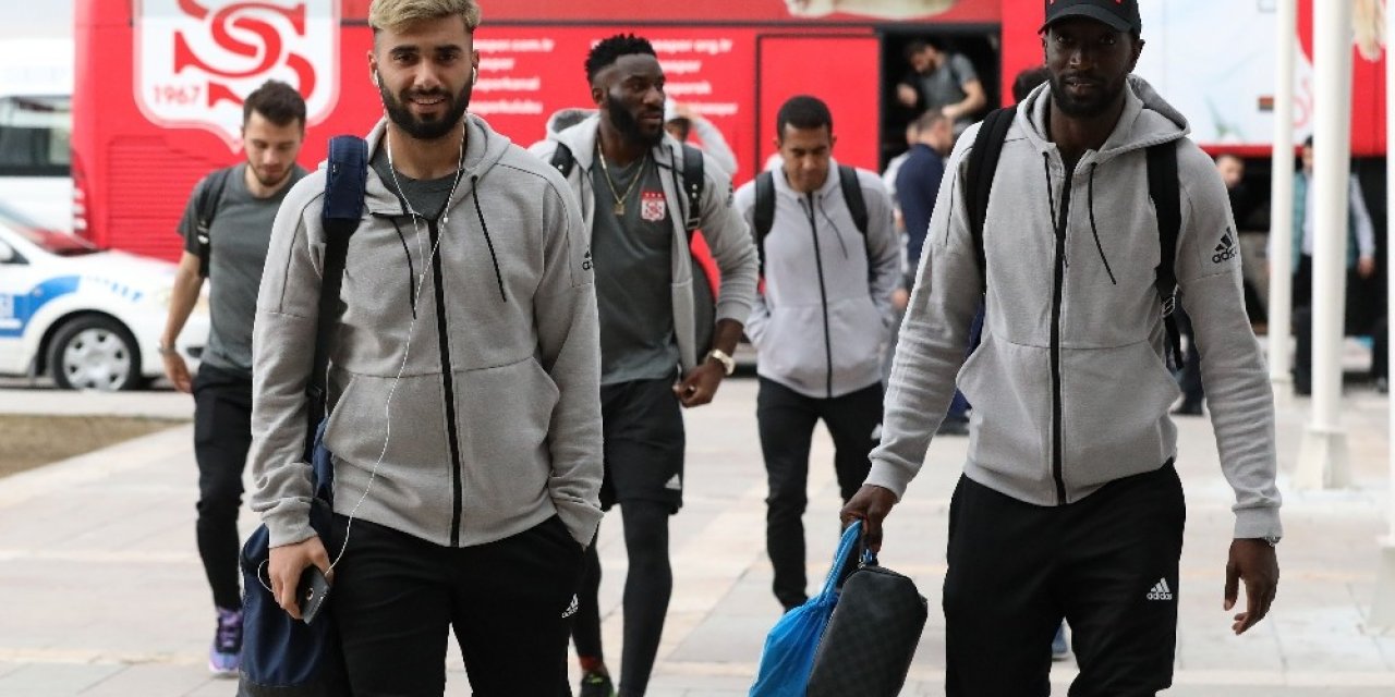 Sivasspor, Antalya’ya gitti