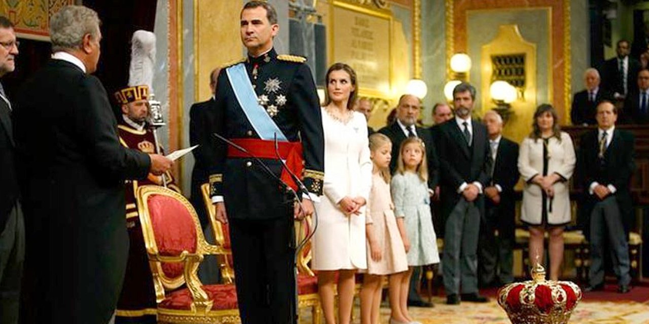 İspanya Kralı, babasının maaşını keserek reddi miras yaptı