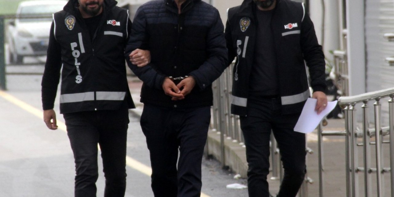 Peruklu kalpazanı vatandaş yakalayıp darp etti