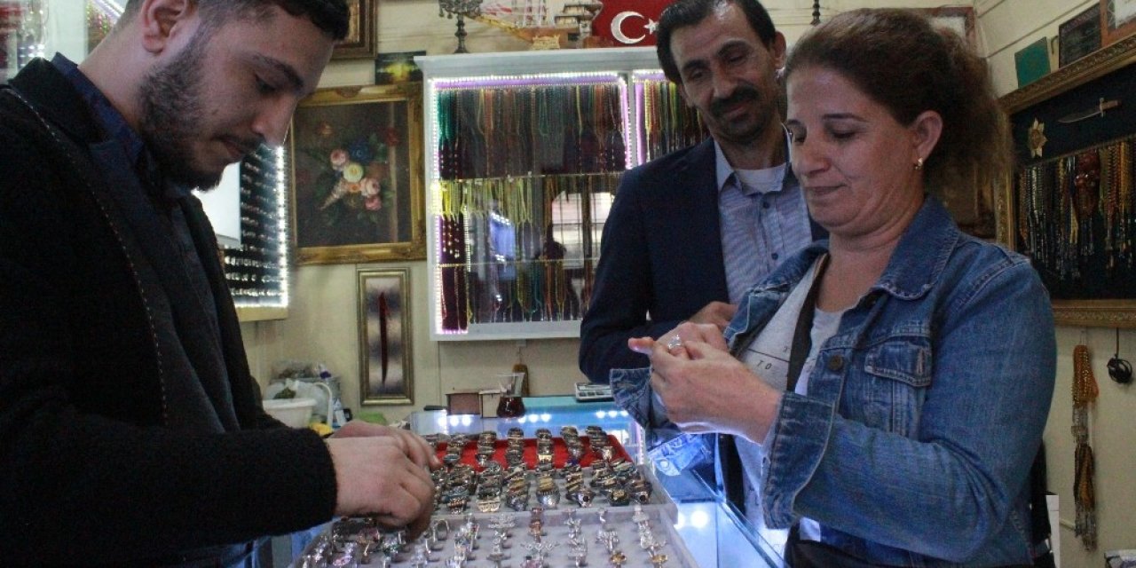 Altın fiyatları uçtu vatandaş gümüş takıya yöneldi