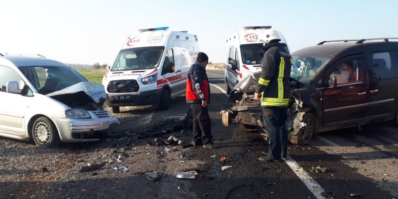 Şanlıurfa’da otomobiller çarpıştı: 6 yaralı